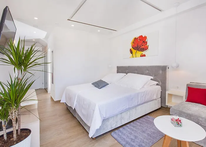 Boutique Flamingo Bed & Breakfast Mlini