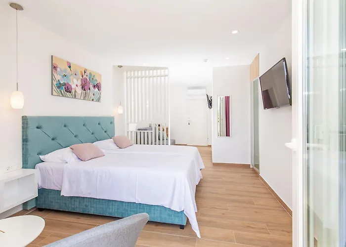 Boutique Flamingo 4* Mlini