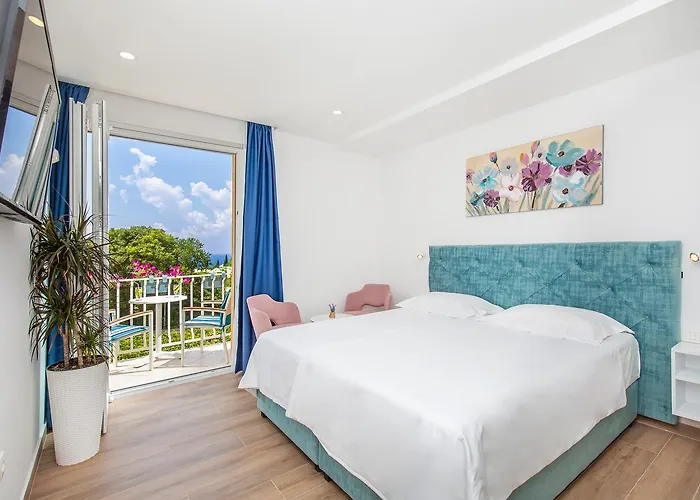 Boutique Flamingo Bed & Breakfast 4*