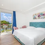 Boutique Flamingo Bed and Breakfast 4*