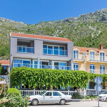 Boutique Flamingo 4*