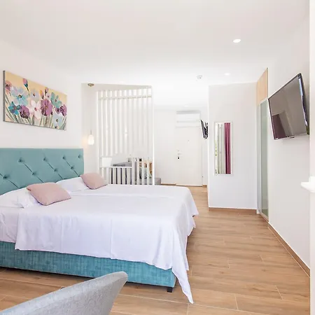 Boutique Flamingo 4* Mlini